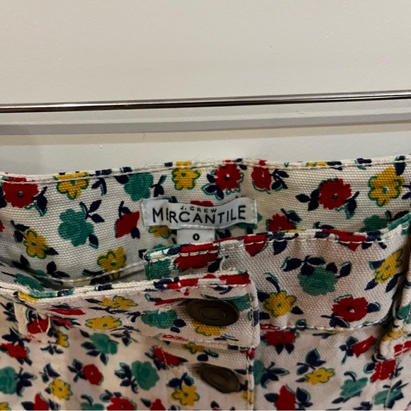 J.crew mercantile mini skirt with cream, red, yellow and green floral patterns. - Picture 2 of 7